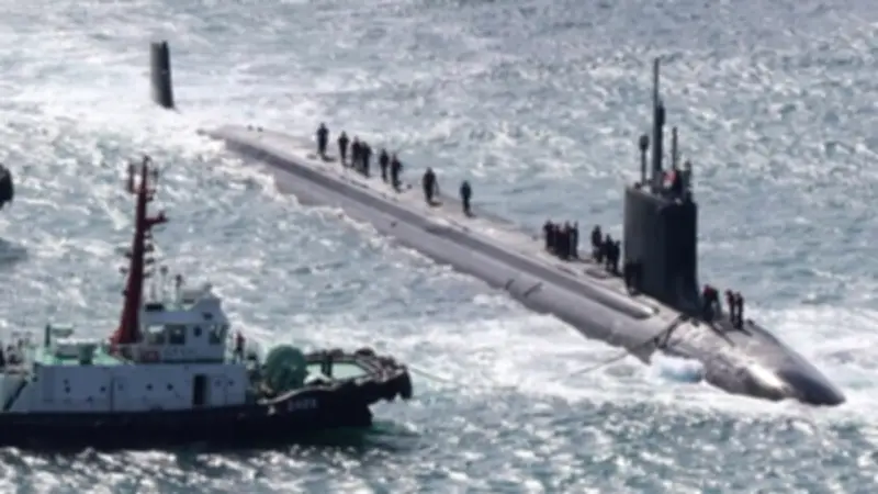 ترامب يرسل سفينة مستشفى إلى جرينلاند بعد أزمة غواصة أمريكية