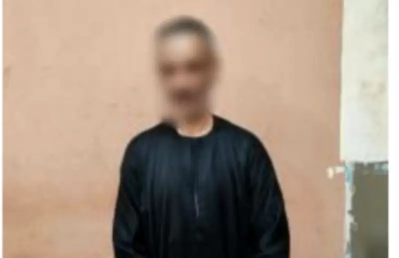 فضيحة فيديو مشاهدات بين سيدة وشخص داخل عربة مترو الأنفاق تثير الجدل