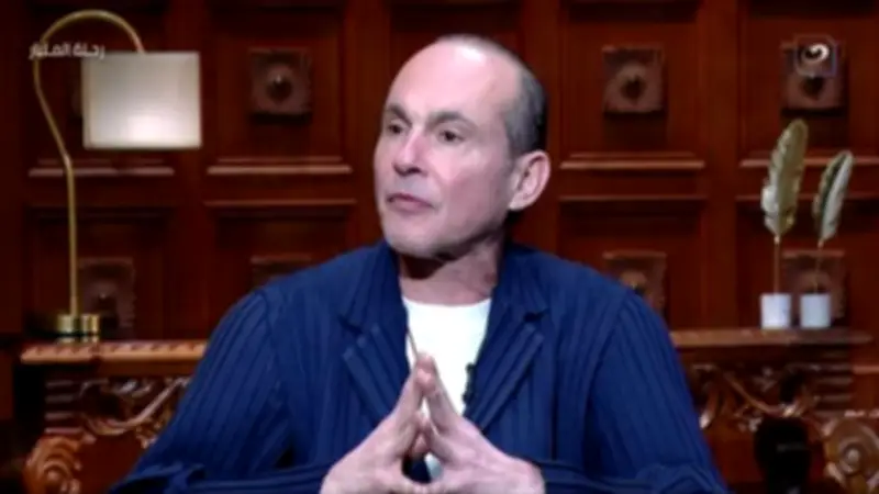 رجل الأعمال محمد فاروق يوضح سبب تنازله عن منصبه في موبيكا لابنه لتعزيز القيادة الشابة