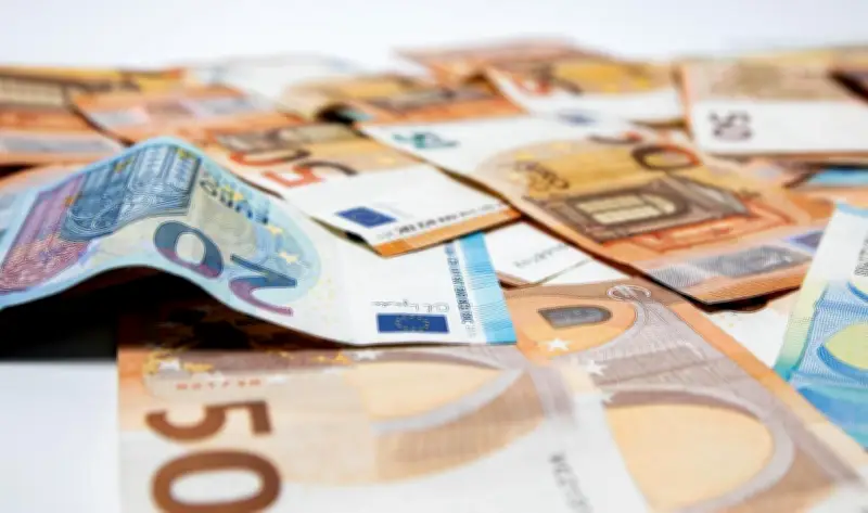 استقرار نسبي لسعر اليورو أمام الجنيه المصري في تعاملات اليوم الإثنين