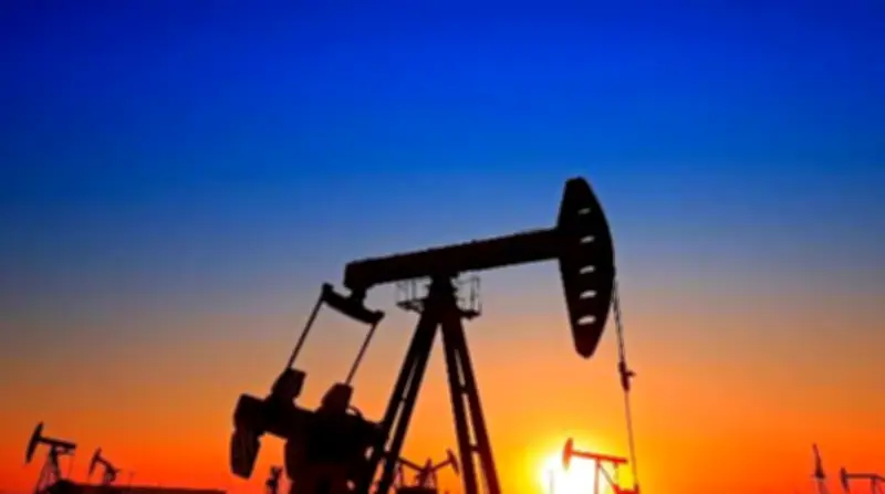 بداية أسبوع متقلبة لأسعار النفط مع تراجع في التعاملات العالمية