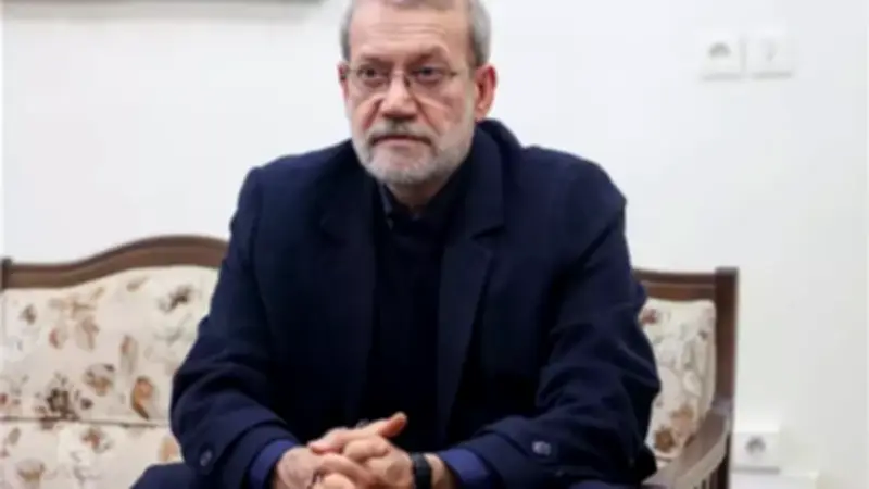 علي لاريجاني: خيار خامنئي الاستراتيجي لمواجهة الحرب الأمريكية المحتملة ضد إيران