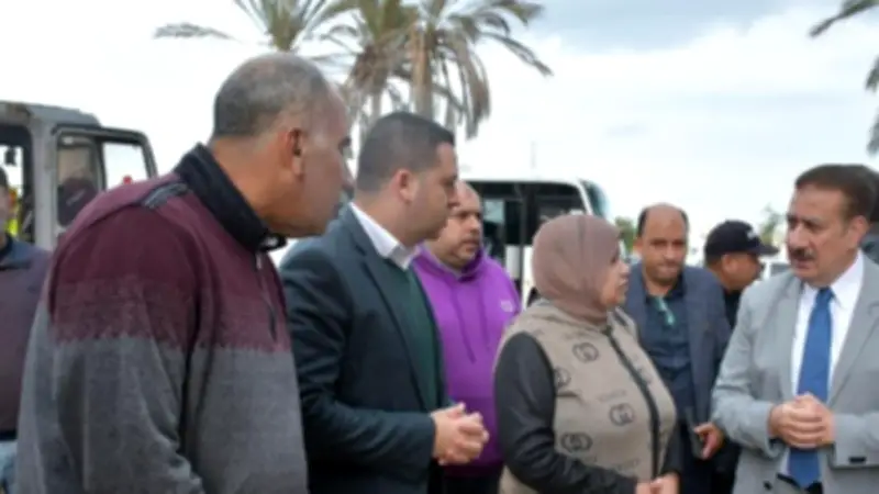 محافظ بورسعيد يتفقد أعمال تطوير مساكن النور لتحسين البيئة السكنية بحي الضواحي