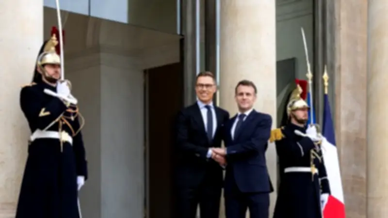 ماكرون يستقبل رئيس فنلندا لمناقشة الشراكة الاستراتيجية وأمن القطب الشمالي