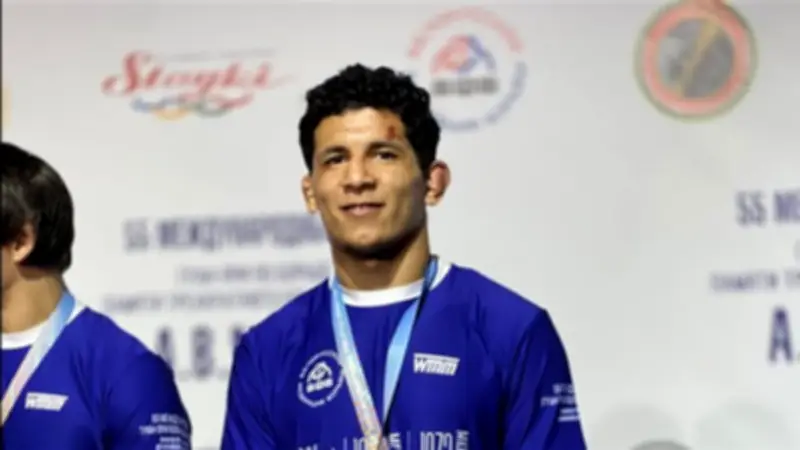 طالب بجامعة قناة السويس يحقق برونزية بطولة ألكسندر ميدفيد للمصارعة الحرة في بيلاروسيا