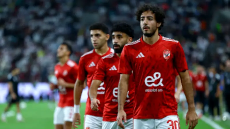 جدل تحكيمي يهز مواجهة سموحة والأهلي في الدوري المصري الممتاز