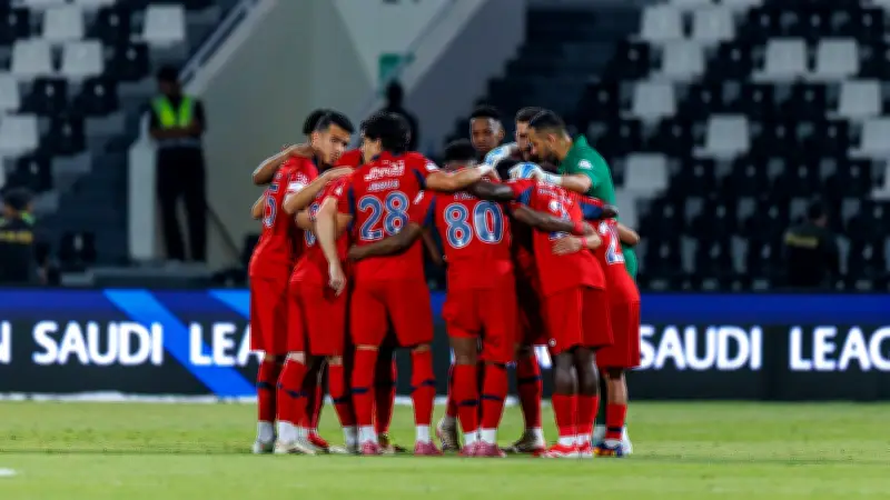 ضمك يطلق بيانًا ناريًا احتجاجًا على أخطاء التحكيم في مباراة الأهلي بدوري روشن