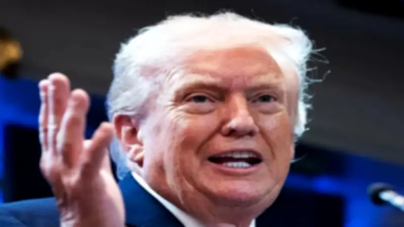 صحيفة أمريكية: ترامب يدرس فرض تعريفات جمركية جديدة بعد قرار المحكمة العليا