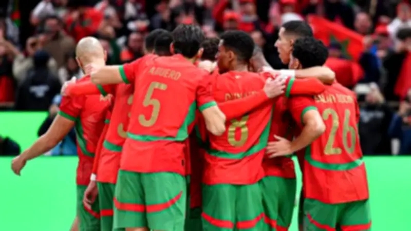 رومان سايس يعلن اعتزاله الدولي مع منتخب المغرب بعد مسيرة ذهبية حافلة