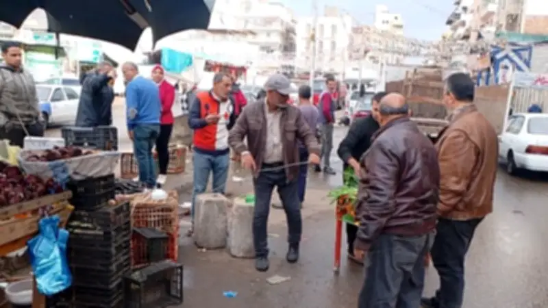 رئيسة حي المناخ ببورسعيد تقود حملة لإزالة الإشغالات وإعادة الانضباط بالشوارع