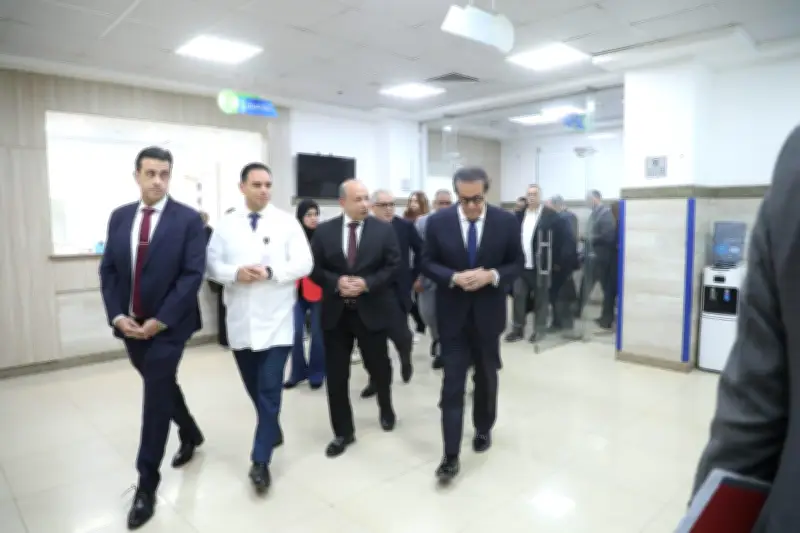 وزير الصحة: وحدة السكتة الدماغية بمستشفى العاصمة نموذج رائد في رعاية المرضى