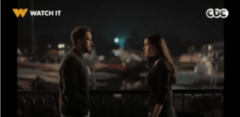 وزير الدولة للإعلام يؤكد ضرورة حظر استخدام الهواتف المحمولة داخل المدارس