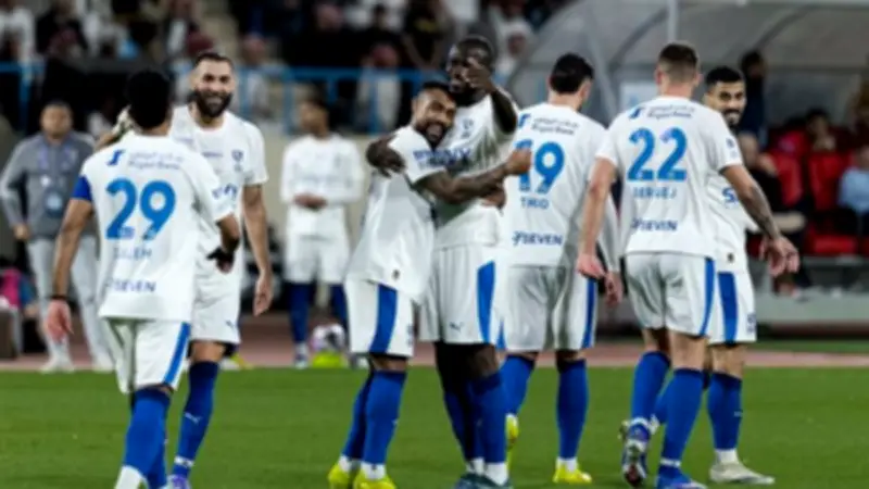 غياب بنزيما يهيمن على تشكيل الهلال لمواجهة التعاون في الدوري السعودي