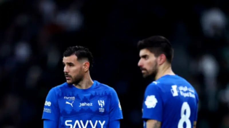 جدل تحكيمي في دوري روشن السعودي: هل كانت ركلة جزاء الهلال ضد التعاون صحيحة؟