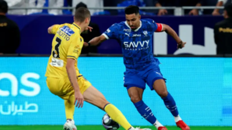 خبير تحكيمي يؤكد صحة ركلة الجزاء المثيرة للجدل في مباراة التعاون والهلال