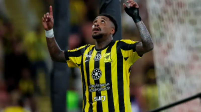 جدل تحكيمي يهيمن على عودة بيرجوين.. الحزم يحتج والاتحاد ينتصر في دوري روشن