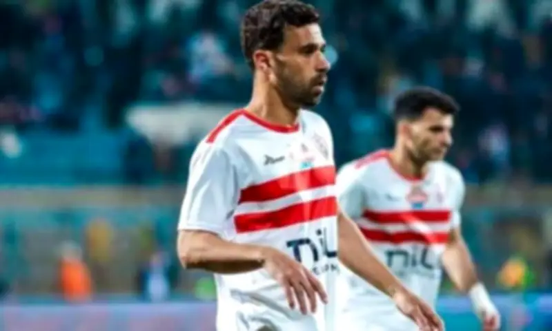 عبد الله السعيد يغضب بعد استبداله في مباراة الزمالك ضد زد بالدوري المصري