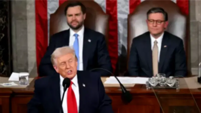 ترامب يحذر إيران من تطوير صواريخ بعيدة المدى ويؤكد رفض امتلاكها سلاحًا نوويًا