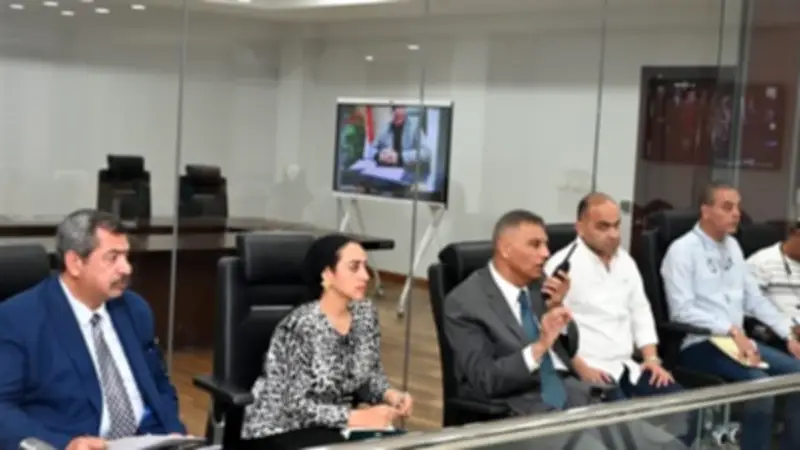 محافظ جنوب سيناء يركز على متابعة المشروعات الاستثمارية عبر اجتماعات دورية