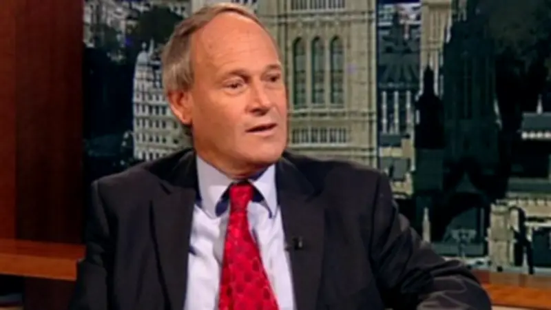 سفير بريطاني سابق يحذر من عواقب غير متوقعة لضربات أمريكية محتملة ضد إيران