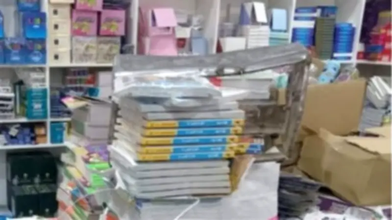 ضبط مكتبتين في القاهرة والجيزة بتهمة توزيع كتب دراسية ومطبوعات تجارية مخالفة
