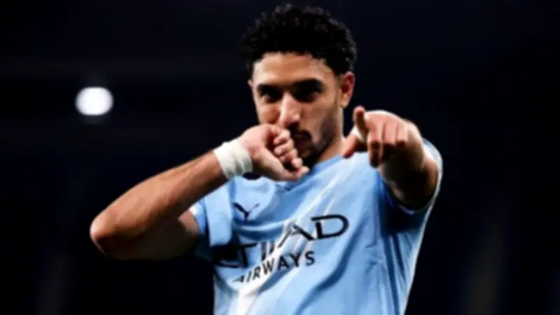 برشلونة يدرس التعاقد مع عمر مرموش كبديل لألفاريز وهالاند في الصيف