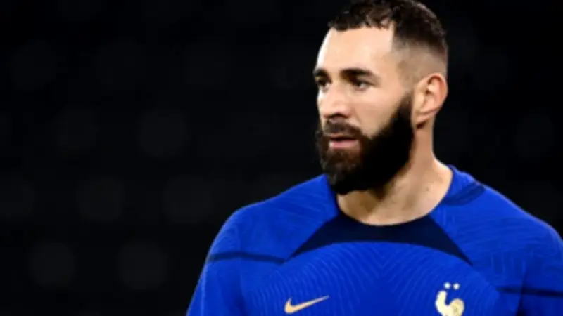 إصابة بنزيما تهدد خط هجوم الهلال قبل المواجهات الحاسمة.. كيف سيواجه الزعيم الأزمة؟