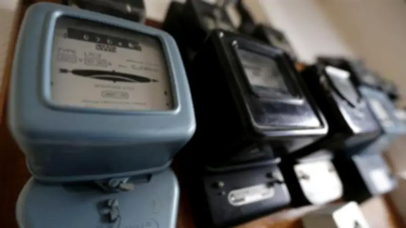 أسباب استبدال عدادات الكهرباء الميكانيكية وخطوات تركيب الإلكترونية مجانًا