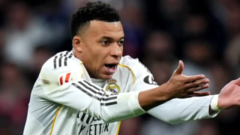 مبابي يغضب من إدارة ريال مدريد لإصابته ويتخذ قرارًا حاسمًا بوقف اللعب