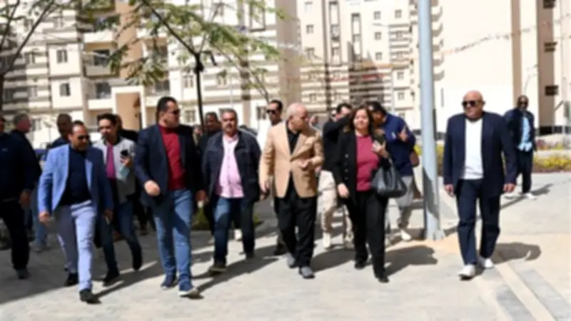 رئيس صندوق الإسكان الاجتماعي يتفقد مشروعات العاشر من رمضان ويؤكد على جاهزيتها