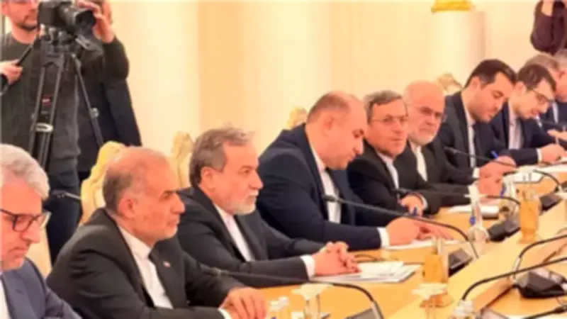 انطلاق الجولة الثالثة من المفاوضات النووية الإيرانية الأمريكية في جنيف