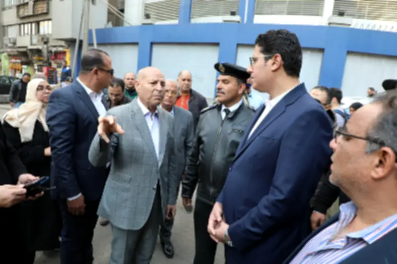 محافظ القاهرة يشدد على منع الانتظار الخاطئ وسط المدينة ويعلن إجراءات قانونية صارمة