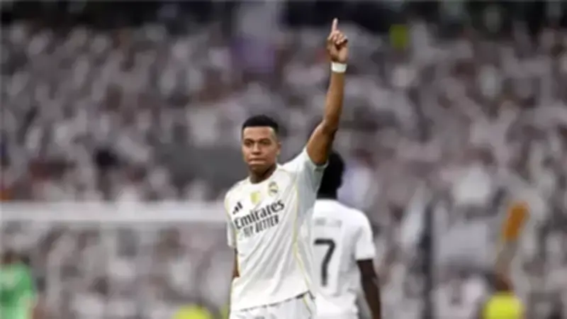 قلق في ريال مدريد: أربيلوا يثير الغموض حول مدة غياب مبابي بسبب الإصابة