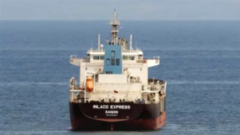 طوارئ بالموانئ بسبب طقس الجمعة والأولوية للسفن الغذائية