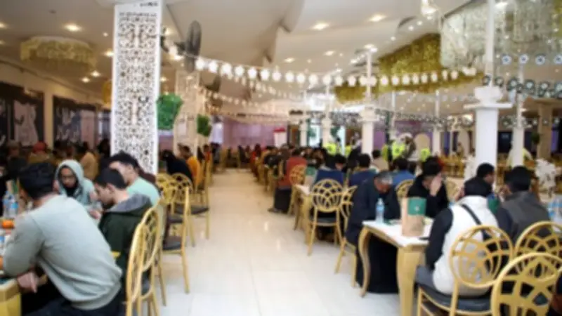 نائب محافظ الوادي الجديد يشارك في إفطار صائم مع الأسر والطلاب الوافدين خلال رمضان