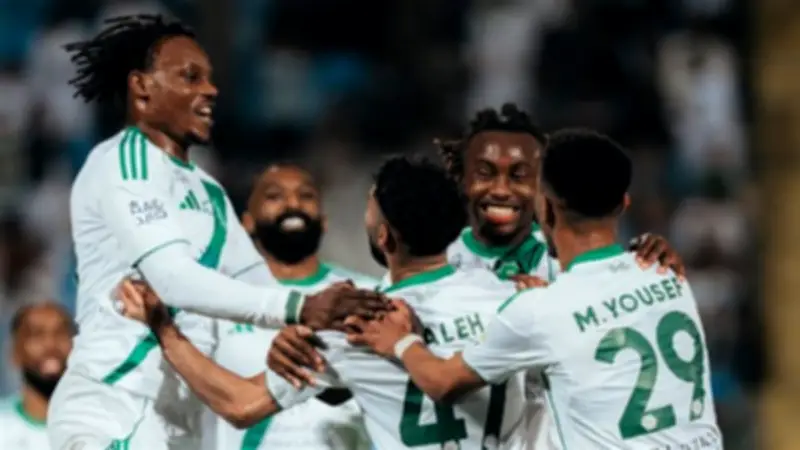أهلي جدة يعود للصدارة بعد فوز صعب على الرياض بهدف ذاتي في الدوري السعودي