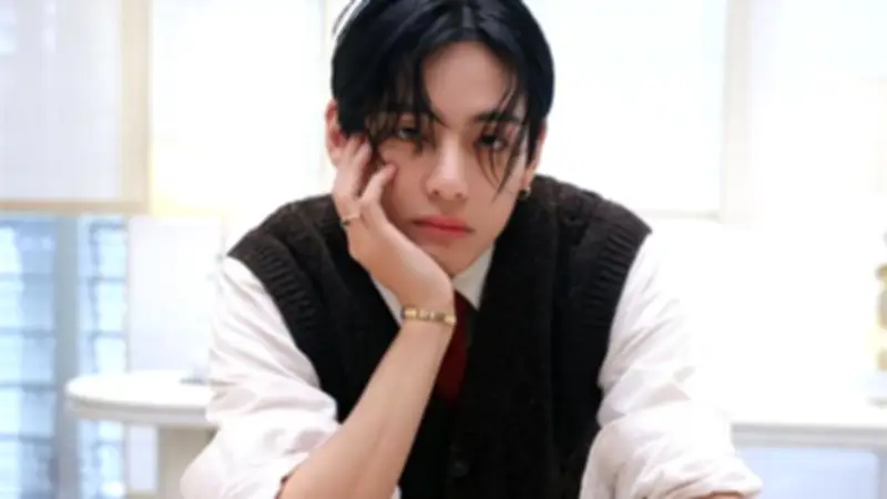 عضو فرقة BTS فيتو يكسر صمته بعد تسريب رسائله الخاصة في قضية HYBE ومين هي جين