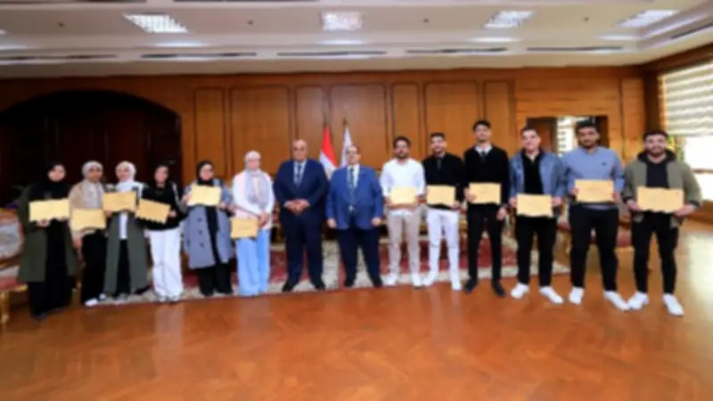 تكريم فريق CoreX الهندسي بجامعة كفر الشيخ بعد تأهله لنهائيات شنغهاي العالمية