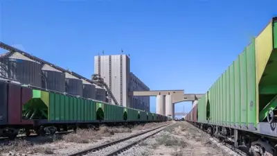 ميناء دمياط يسجل حركة نشطة: 10 سفن واردة و11 صادرة خلال 24 ساعة