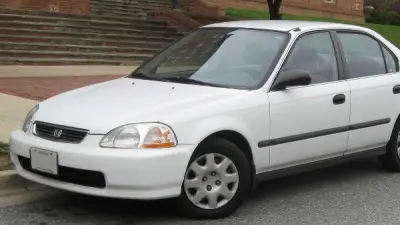 هوندا سيفيك 1996: سيارة مستعملة بمواصفات مميزة بسعر 350 ألف جنيه في مصر