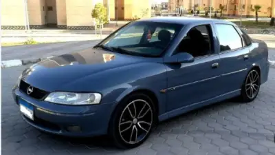 فرصة للشراء: أوبل فيكترا 2002 أوتوماتيك بـ 300 ألف جنيه في السوق المصري