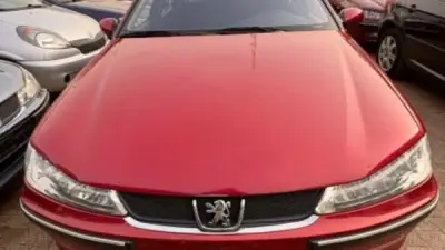 بسعر 300 ألف جنيه فقط.. بيجو 406 'الكريستالة' موديل 2004 بحالة فابريكا في المعادي