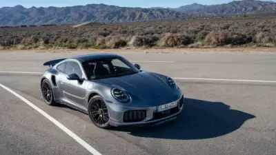 بورشه 911 توربو إس 2026 الهجين: سيارة رياضية فاخرة بتقنيات متطورة