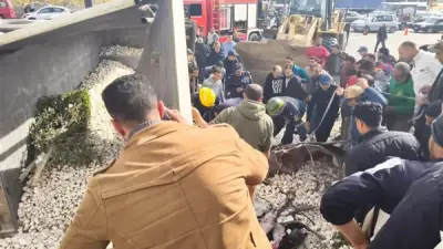 مصرع شخصين بانقلاب حمولة زلط على سيارتهما في الإسكندرية