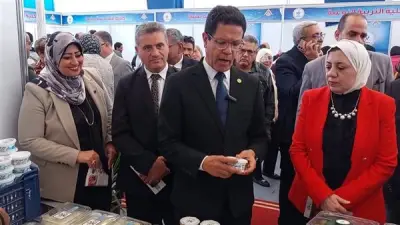 رئيس جامعة بنها يفتتح معرض 'صنع في جامعة بنها' ويثني على جودة المنتجات المبتكرة