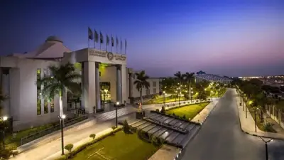 جامعة مصر للعلوم والتكنولوجيا تعزز مكانتها العالمية بمشاركات أكاديمية في الإمارات وفرنسا