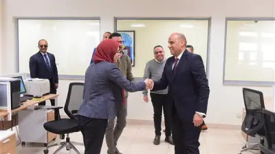 وزير العمل يلتقي العاملين: 