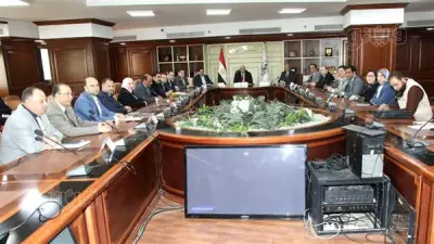 محافظ بني سويف يؤكد أهمية العمل الجماعي مع البرلمان لتحقيق التنمية والخدمات للمواطنين