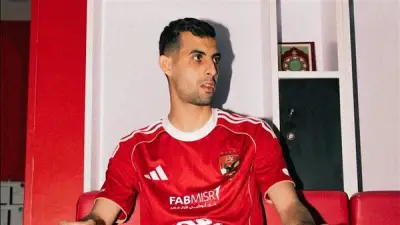 بلعمري على أعتاب التشكيل الأساسي للأهلي في مواجهة الجيش الملكي المغربي