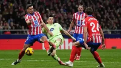 مدحت شلبي يعلق على قمة برشلونة وأتلتيكو مدريد في كأس ملك إسبانيا